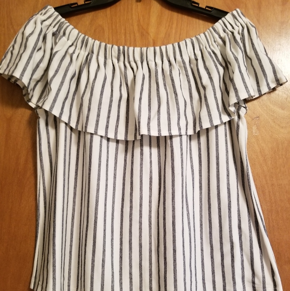 BANANA REPUBLIC OFF SHOULDER TOP